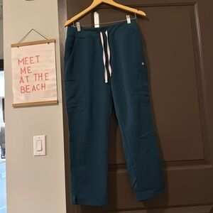 Large Petite Caribbean Blue Yola Figs